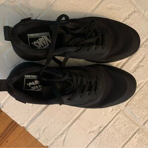 Vans sneakers- men’s 8.5/women’s 10